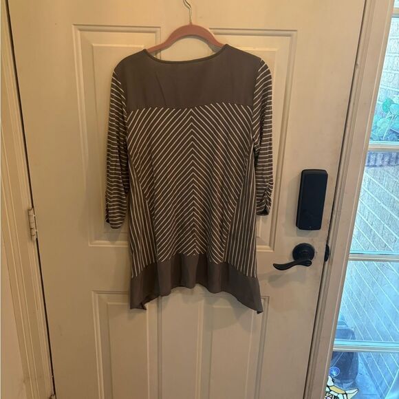 Chico's Gray and White Striped Tunic - Picture 4 of 5